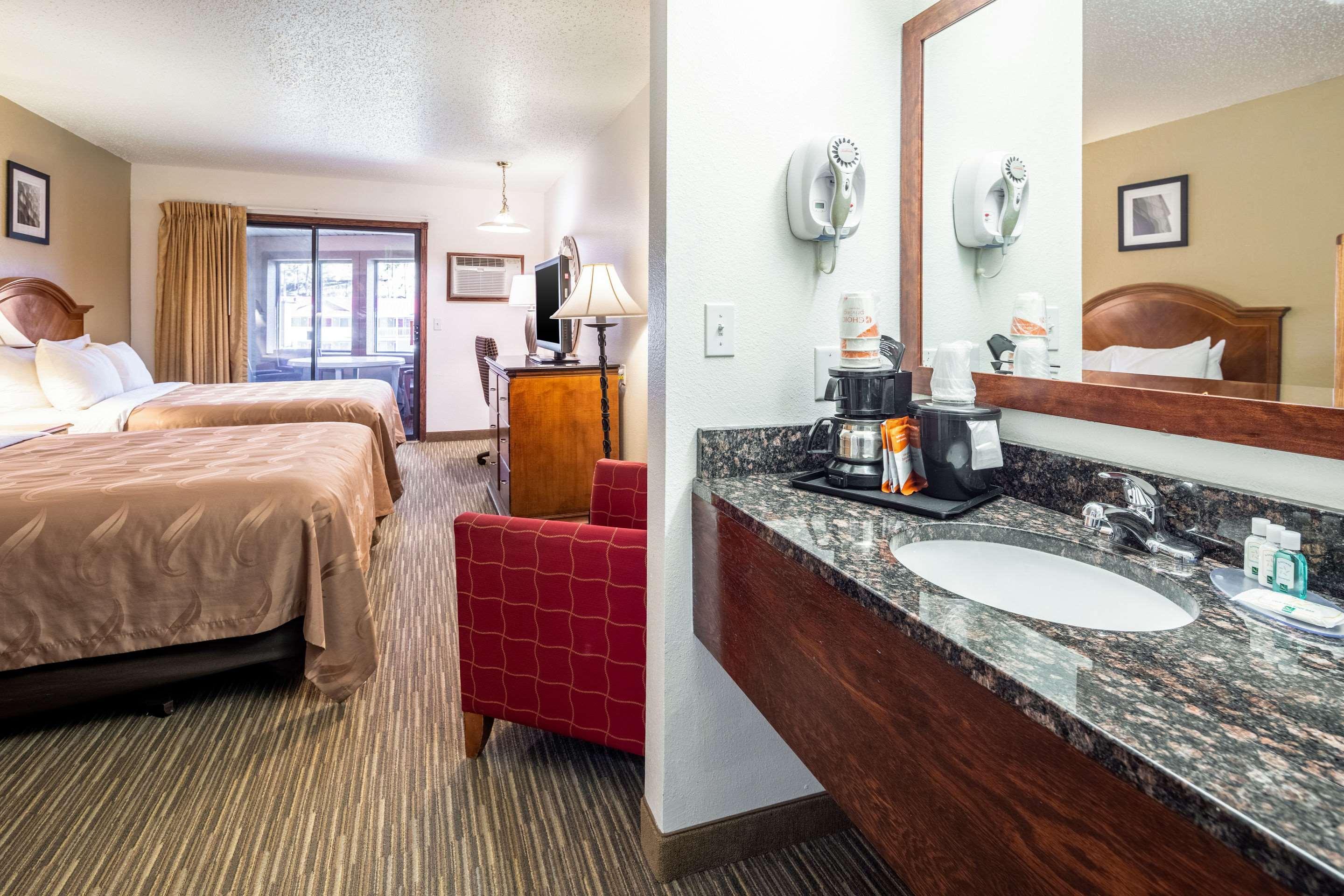Quality Inn Keystone Near Mount Rushmore Экстерьер фото