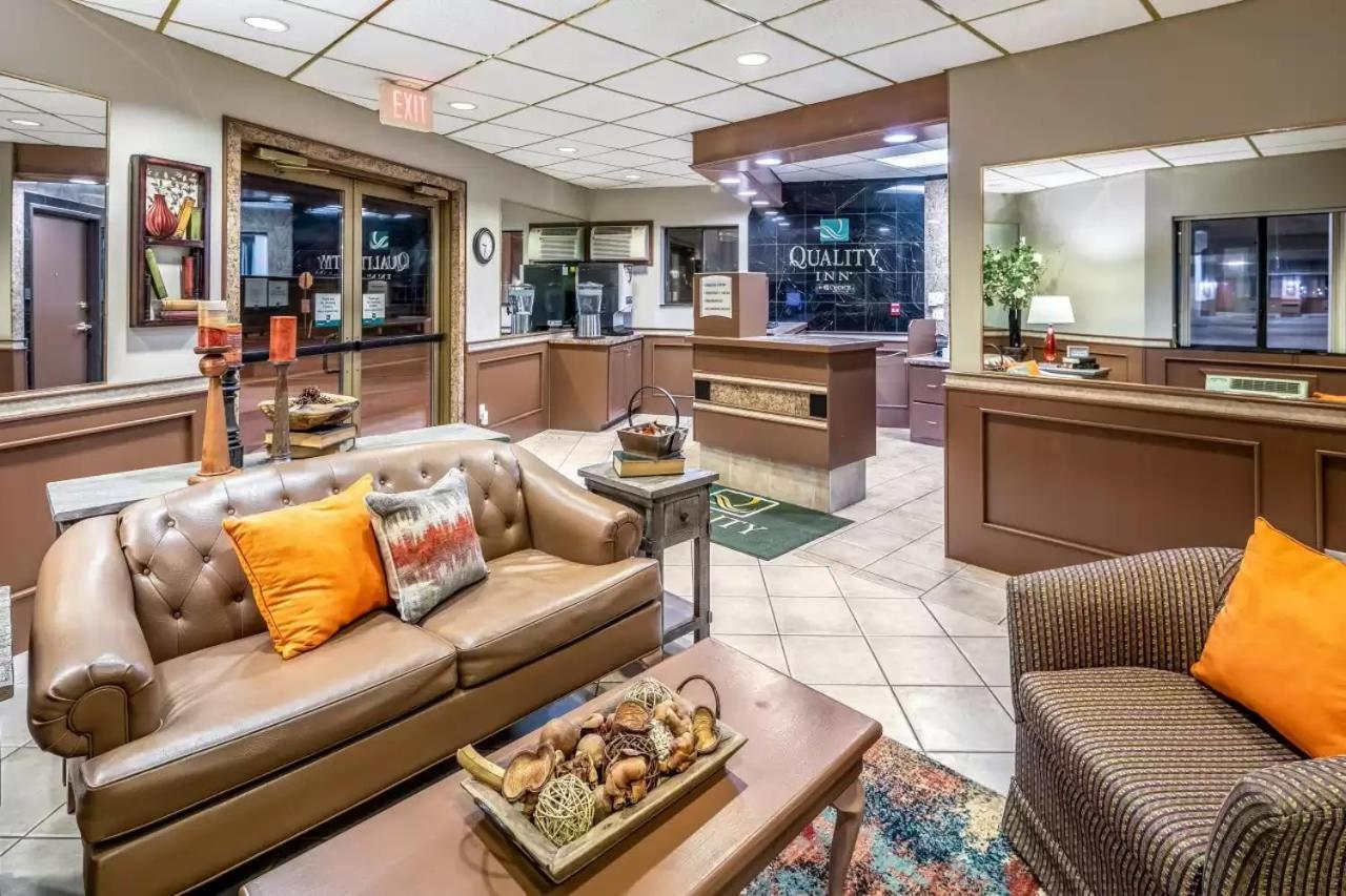 Quality Inn Keystone Near Mount Rushmore Экстерьер фото